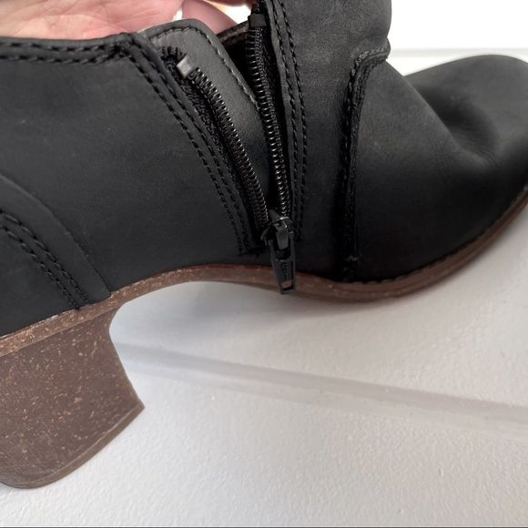 Clarks Women's Sashlin Aleta Ankle Zip Bootie In Black Leather Suede Size 10 NEW - Picture 8 of 14